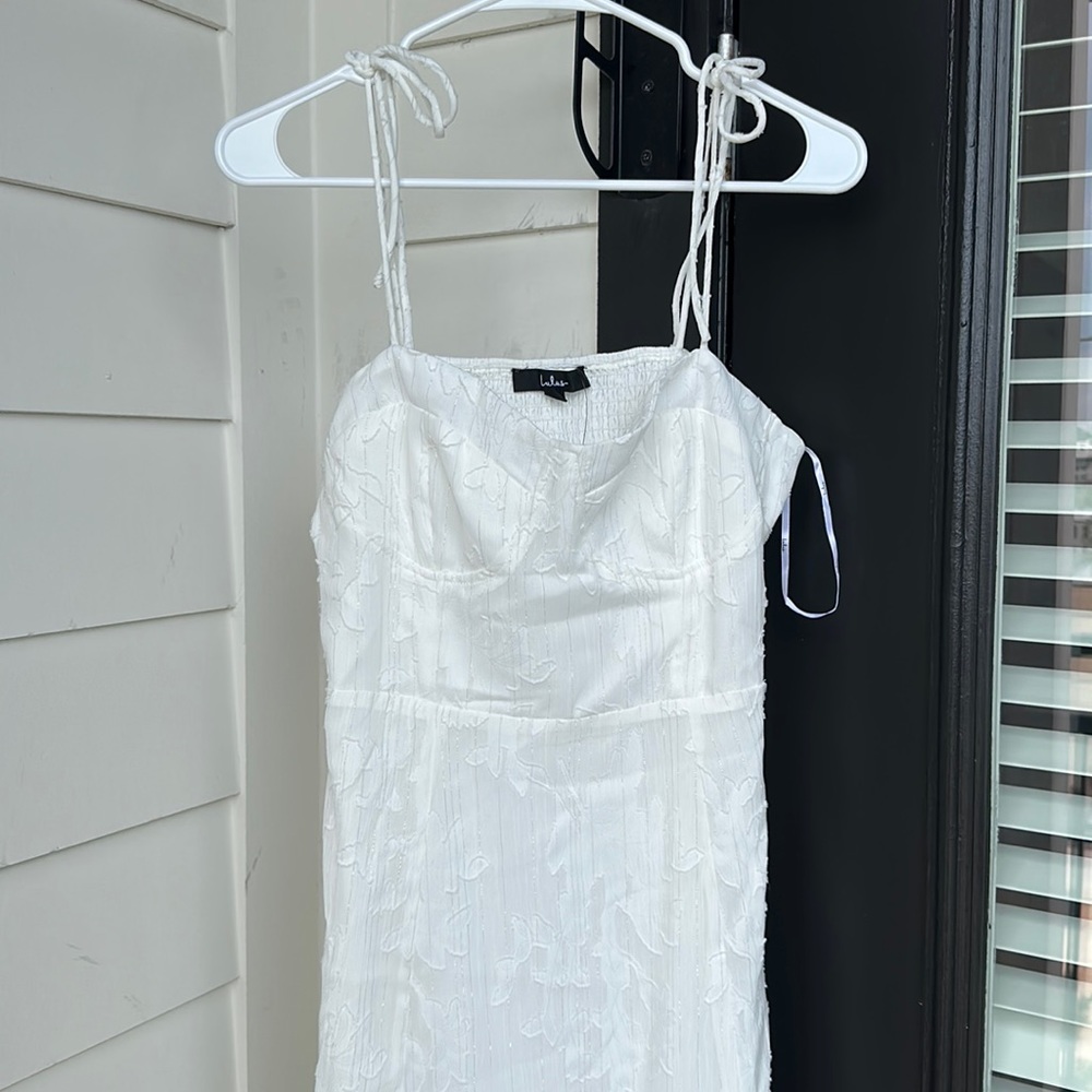 New with tags! White dress from Lulus. Size L.